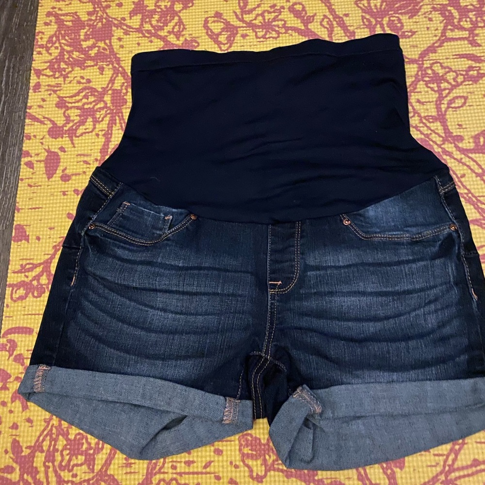 Maternity shorts
